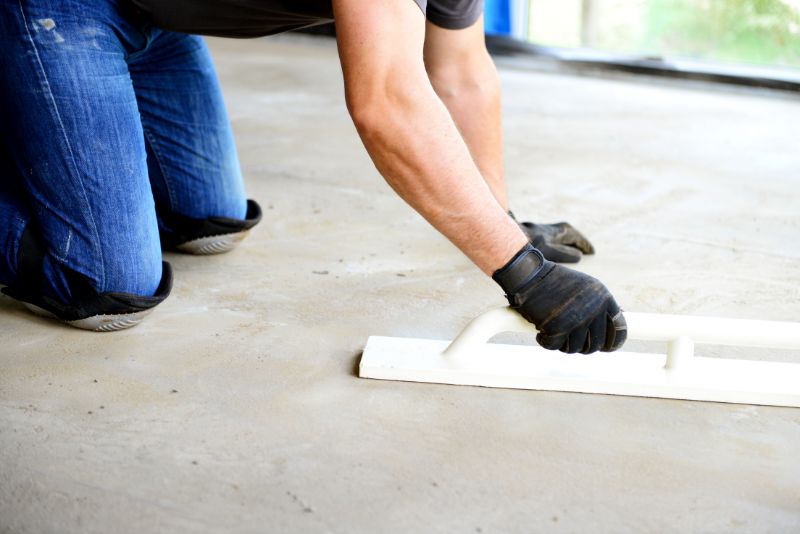 mason finishing concrete